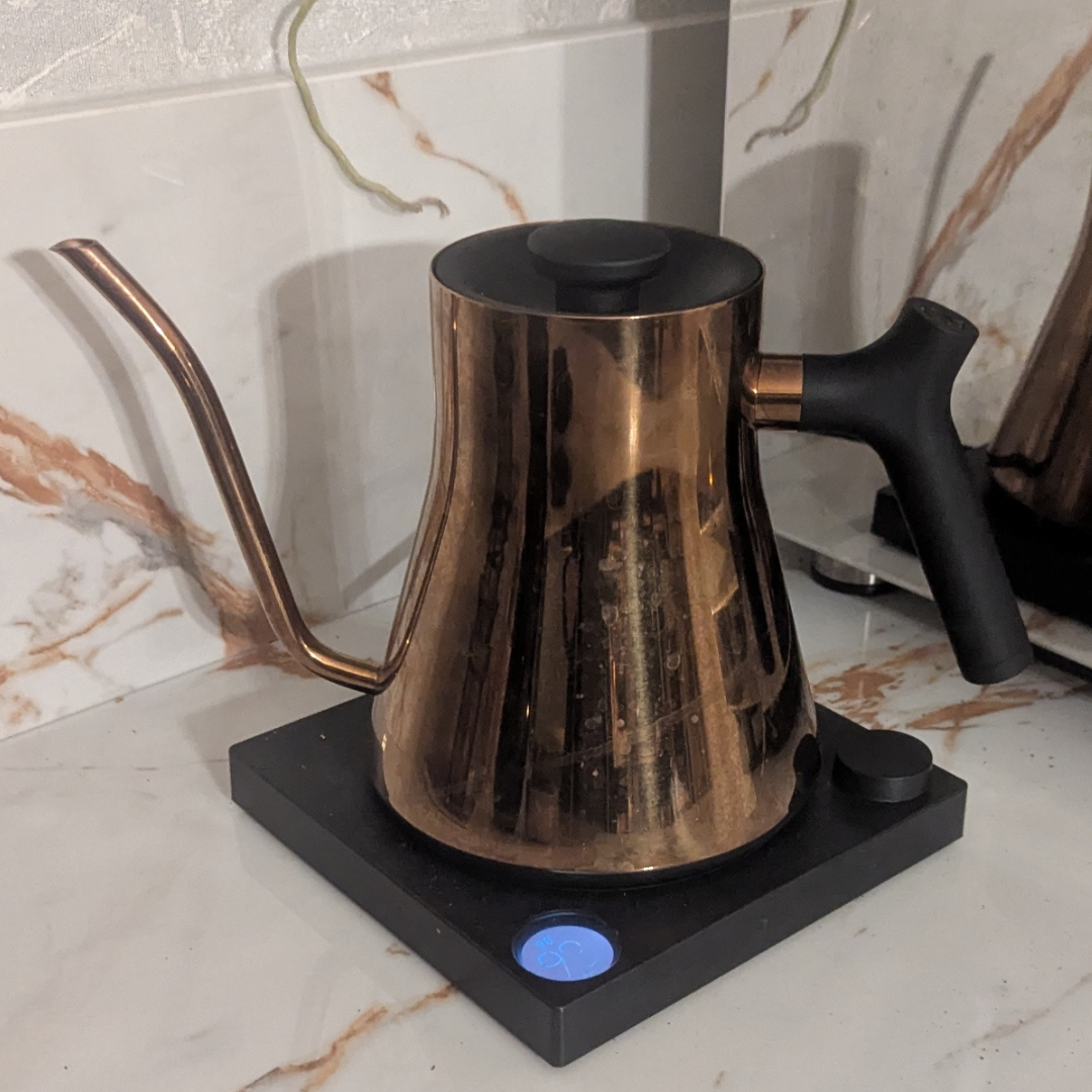 This electric kettle and reason why I recorded because it's an interesting difference between the kettle I have in Toronto and the one I use in Oakville. I like it a lot more because it’s quieter than any other kettle I’ve used.<br><audio controls src='audio/Kettle_01.mp3'></audio>